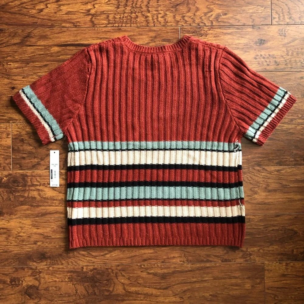 Colorblock Two-Piece Set - Picture 2 of 4